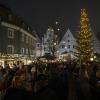 Der Christbaum auf dem Hellmairplatz leuchtet und auch für die Sicherheit wird gesorgt, sagt Ernst Müller vom Ordnungsamt Landsberg. 