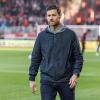 Leverkusens Trainer Xabi Alonso hat vor dem Pokalspiel in München ein gutes Gefühl.