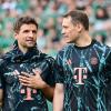 Die Verträge von Thomas Müller (l) und Manuel Neuer laufen aus.