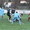 Ein hartes Stück Arbeit war der Schwabmünchner (schwarze Trikots) Erfolg gegen den FC Ehekirchen.