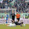 Es ging ruppig zu im Zweitliga-Duell des SSV Ulm 1846 Fußball mit der SpVgg Greuther Fürth. Sehenswerte Torraumszenen waren Mangelware. 