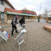 Der Aufbau ist fast abgeschlossen: Am Donnerstag geht der Niklausmarkt in Königsbrunn los.