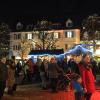 Der Meringer Weihnachtsmarkt findet auch in diesem Jahr jeweils von Donnerstag bis Sonntag, vom 5. bis zum 22. Dezember, auf dem Marktplatz 
statt. 16 Stände bieten Kunsthandwerk und kulinarische Genüsse an. 