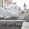 Der barrierefreie Umbau der Dillinger Königstraße läuft auf Hochtouren. Er soll früher als geplant abgeschlossen werden – und zwar noch in diesem Jahr. 