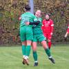 Hier bejubeln Nördlingens Torjägerin Antonia Kawan (links, in Grün) und Angelina Truffellini Kawans 1:0 im jüngsten Derby gegen den TSV Bissingen (in Rot).