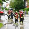 Das Hochwasser im Sommer, hier ein Foto aus dem Landkreis Aichach-Friedberg,, hat auch viele Helfer an die Grenzen des Leistbaren gebracht. 