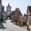 Rothenburg ob der Tauber ist mit seinem mittelalterlich geprägten Stadtbild ein beliebtes Ziel für Touristen und Ausflügler. (Archivbild)