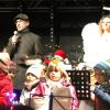 Weihnachtsmarkt Nersingen: Bürgermeister Erich Winkler bei seiner 
Eröffnungsrede. Vor ihm die Flötenkinder der Musikschule.
 - 