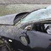 Am Samstagmittag hat eine 25-jährige Ostallgäuerin mit ihrem Auto auf der Kreisstraße von Rammingen nach Türkheim einen Unfall gebaut. Sie kam laut Polizeibericht aus Unachtsamkeit nach rechts von der Straße ab und auf das Bankett. Beim anschließenden Gegenlenken verlor sie dann die Kontrolle über ihr Fahrzeug und überschlug sich in Fahrtrichtung links mehrfach in einem angrenzenden Feld.
Ins Krankenhaus gebrachtDie 25-Jährige konnte ihr Fahrzeug selbstständig verlassen. Sie kam mit leichten Verletzungen in ein nahegelegenes Krankenhaus. Andere Verkehrsteilnehmer waren nicht in den Unfall verwickelt. Es entstand kein Fremdschaden. Der Kleinwagen der Frau hat laut Polizei jedoch nur noch Schrottwert.
