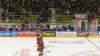 In diesem Freitag-Abend-Spiel der DEB Oberliga Süd ECDC Memmingen Indians - Höchstadter EC , dass die Indians mit 3:1 gewinnen konnten, standen beide Goalies, Marco Eisenhut bei den Maustädtern und Benjamin Dierksen beim Höchstadter EC, unter Dauerbeschuss. Das 1. und 2. Drittel gewannen die Indians mit jeweils 1:0 durch Tore von Christopher Kasten in der 7. Min. und Sergei Topol in der 26. Min. Spielstand nach dem 2. Drittel 2:0 für die Memminger. Im Abschlussdrittel erzielten die Gäste den Anschlusstreffer in der 51.Min. zum 2:1 und es wurde noch einmal spannend. Doch das war das einzige Tor das Marco Eisenhut zulassen musste. Jaroslav Hafenrichter war es schließlich wieder einmal der den Sieg festmachte mit seinem Schuss, nach einem Konter, ins leere Tor der Gäste aus Höchstadt in der Schlussminute unter dem Jubel der zahlreichen Fans.