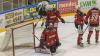 In diesem Freitag-Abend-Spiel der DEB Oberliga Süd ECDC Memmingen Indians - Höchstadter EC , dass die Indians mit 3:1 gewinnen konnten, standen beide Goalies, Marco Eisenhut bei den Maustädtern und Benjamin Dierksen beim Höchstadter EC, unter Dauerbeschuss. Das 1. und 2. Drittel gewannen die Indians mit jeweils 1:0 durch Tore von Christopher Kasten in der 7. Min. und Sergei Topol in der 26. Min. Spielstand nach dem 2. Drittel 2:0 für die Memminger. Im Abschlussdrittel erzielten die Gäste den Anschlusstreffer in der 51.Min. zum 2:1 und es wurde noch einmal spannend. Doch das war das einzige Tor das Marco Eisenhut zulassen musste. Jaroslav Hafenrichter war es schließlich wieder einmal der den Sieg festmachte mit seinem Schuss, nach einem Konter, ins leere Tor der Gäste aus Höchstadt in der Schlussminute unter dem Jubel der zahlreichen Fans.