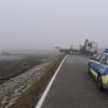Am Samstagmittag hat eine 25-jährige Ostallgäuerin mit ihrem Auto auf der Kreisstraße von Rammingen nach Türkheim einen Unfall gebaut. Sie kam laut Polizeibericht aus Unachtsamkeit nach rechts von der Straße ab und auf das Bankett. Beim anschließenden Gegenlenken verlor sie dann die Kontrolle über ihr Fahrzeug und überschlug sich in Fahrtrichtung links mehrfach in einem angrenzenden Feld.
Ins Krankenhaus gebrachtDie 25-Jährige konnte ihr Fahrzeug selbstständig verlassen. Sie kam mit leichten Verletzungen in ein nahegelegenes Krankenhaus. Andere Verkehrsteilnehmer waren nicht in den Unfall verwickelt. Es entstand kein Fremdschaden. Der Kleinwagen der Frau hat laut Polizei jedoch nur noch Schrottwert.