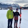 Nach fast zwei Jahren Pause wegen der Corona-Pandemie, gibt es seit Dezember unter entsprechenden Auflagen wieder Veranstaltungen für den Skilanglauf-Nachwuchs des TSV Schwangau. Beim Sparkassen-Cup in Krün-Wallgau bei Garmisch-Patenkirchen zeigte der TSV trotz der Pause gleich wieder gute Leistungen.
Sieg im Skating-RennenLena Rohrbach siegte im Skating-Rennen, der Schülerinnen U12 mit über 30 Sekunden und über 1 Minute Vorsprung auf die Zweit- u. Drittplatzierte. Dabei absolvierte sie im 30 Sekunden Einzelstart, 3 anspruchsvolle Runden über insgesamt 4,5 km erfolgreich.Knapp am Podest vorbeiLuis Helmer und Lara Rohrbach liefen ebenfalls starke Rennen und wurden mit den guten 4. und 5. Plätzen, in ihrer Altersklasse Schüler U14 und Schülerinnen U14, belohnt.
Aufgrund eines Strauchler’s bzw. Sturzes, den leider beide hatten, schrammten sie nach vier Runden und insgesamt 6 km, um nur 15 Sekunden jeweils am Podest mit dem 3. Platz vorbei.Auf Magdalena Neuner´s SpurenDie Rennen waren top ausgerichtet und fanden teils auf Magdalena Neuner’s früheren Trainingsstrecken statt. Die Runde war gespickt mit zwei Anstiegen und technisch anspruchsvollen Abfahrten, sowie 180-Grad-Kehren.