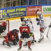 Am Sonntagabend war der Tabellenführer der DEB Oberliga Süd, die Blue Devils Weiden, in der Memminger Eissporthalle am Hühnerberg bei den ECDC Memmingen Indians zu Gast. Die Indians zeigten von Spielbeginn an, dass sie heute keine Gastgeschenke zu vergeben haben und legten vielversprechend los. 
Treffer für die Indians bereits in der 2. Minute!Bereits in der 2. Minute erzielte Sergei Topol das 1:0 für die Maustädter unter dem Jubel von 915 Zuschauern. Doch die Gäste konterten bereits 1 Minute. später zum Ausgleich. 10 Minuten später waren wieder die Indians an der Reihe. Matej Pekr war der Torschütze. Die Blue Devils brauchten nun 5 Minuten bis zum zwischenzeitlichen Ausgleich durch Chad Bassen. Das war es aber noch nicht. Im 1. Drittel brachte Sergei Topol in der folgenden Minute die Indians mit 3.2 in die 1. Drittelpause. Nach der Pause konnte er mit seinem 3. Treffer an diesem Abend auf 2 Tore Vorsprung erhöhen - Spielstand 4:2.Spiel wird verbissenerDen Anschlusstreffer der Gäste zum 4:3 erzielte in der 39. Minute Dennis Thielsch. Das Spiel wurde im letzten Abschnitt verbissener und beide Abwehrreihen gerieten immer mehr unter Druck. Der Turm in der Abwehrschlacht war auf Memminger Seite einmal mehr Marco Eisenhut, der alle Chancen der Gäste aus Weiden zunichte machte. In der Schlussminute konnte Matej Pekr nach einem Anspiel von Jaroslav Hafenrichter mit einem Schuss ins leere Tor den Deckel drauf machen zum viel umjubelten 5:3 für die Indians.