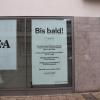 Die C&A-Filiale in Sonthofen ist Geschichte. Die 1.400 Quadratmeter große Filiale war einer der größten Anziehungspunkte seit 2012 in der Sonthofer Fußgängerzone. Im Sommer letzten Jahres informierte die Geschäftsführung die Stadt Sonthofen darüber, dass die Verhandlungen zwischen der Textilkette und dem Eigentümer ins Stocken geraten sind. Im Dezember vergangenen Jahres wurde dann die Schließung der Filiale und das Scheitern der Verhandlungen offiziell bekannt gegeben. 

Bereits jetzt ist das große Geschäftsgebäude geschlossen, nicht wie erst bekannt gegeben am 28. Februar. "Der Mietvertrag läuft bis Ende Februar. Geschlossen wurde die Filiale jedoch früher, da abschließende Arbeiten dies notwendig gemacht haben", so Dijana Tanasić von der Unternehmenskommunikation von C&A.
﻿Planungen gehen weiterDie Planungen für die Wiederbelebung des Gebäudes gehen derweil aber in eine neue Runde.  Aktuell liegen der Stadt Sonthofen noch keine genauen Pläne zur Nutzung des Gebäudes vor. "Aktuell verhandelt der Eigentümer mit zwei potenziellen Interessenten. Bei einem Interessenten haben wir eine baurechtliche Prüfung vornehmen müssen. Die ist aber abgeschlossen und wir warten ebenfalls auf die Verhandlungsergebnisse", so Andreas Maier von der Stadt Sonthofen. Es bleibt also spannend, was sich als nächstes im Mittelpunkt der Fußgängerzone in Sonthofen ansiedelt.