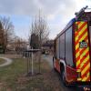 In Kempten-Sankt Mang brannte am Sonntag gegen 17 Uhr ein Toilettenhäuschen am Spielpark in der Magnusstraße. Das Häuschen brannte laut Polizei vollständig ab. Es entstand ein Sachschaden von etwa 3.500 Euro.

In der gleichen Zeit wurde eine Gruppe von rund zehn Jugendlichen in der Nähe des Brandortes gesehen. Ob es einen Zusammenhang mit dem Brand gibt, ist noch unklar. Die Polizei Kempten sucht nach Zeugen, die Angaben zu dem Brand machen können (0831/9909-2141).