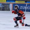 Wurde der dritte Spielabschnitt den Sharks bereits am vergangenen Sonntag gegen Schongau zum Verhängnis, so schienen sich die Ereignisse zu wiederholen. Mit einer 3:2 Führung ging man am Freitagabend ins letzte Drittel gegen starke Miesbacher, hielt diese auch bis 15 Minuten vor Schluss um dann  innerhalb kürzester Zeit einen Dreierpack zu kassieren.
Gäste verdienen sich den SiegNatürlich war der Sieg der Gäste deutlich verdient, ohne den erneut starken Danny Schubert im Tor wäre er wohl auch deutlicher ausgefallen. Aber wenn die Partie schon so lang offen ist  will man natürlich auch die Punkte mitnehmen, heißt es in einer Pressemitteilung des ESC Kempten zum Spiel.Miesbach war die stärkere MannschaftAuf der Pressekonferenz tauschten beide Trainer zuerst noch artig Komplimente aus, und das der Gegner zu den Top Teams der Liga gehört, danach redeten beide jedoch Tacheles. Und auch dies hörte sich recht gleich an. Für beide war Miesbach die stärkere Mannschaft und der verdiente Gewinner. Brad Miller monierte die Fehler seines Teams, die ein Top Team wie der TEV dann eiskalt ausnutzt. Zwei Tore bei 5 gegen 3 Überzahl und ein Unterzahltreffer reichten nach zwei Abschnitten zur Führung. Viel zu leichte Puckverluste, Fehlpässe im Spielaufbau in der neutralen Zone und unnötige Strafzeiten führten dann aber eben zu den drei Treffern die dem Spiel die entscheidende Wendung gaben. Weiterhin hart arbeiten und die Fehler abstellen, so lautet nun die Devise. Bereits am Sonntagabend bietet sich in Erding die Gelegenheit es besser zu machen und dort Punkte zu holen.