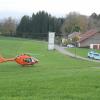 Ein Brand ist laut Polizei am frühen Samstagabend im Erdgeschoss eines landwirtschaftlichen Gebäudes in Dietmannsried ausgebrochen. Der Hauseigentümer hatte demnach versucht, seinen Holzofen in der Küche mit Brandbeschleuniger anzuzünden. 
Ein Mensch wird leicht verletztDie Einsatzkräfte der Feuerwehren Bad Grönenbach, Reichholzried, Herbisried und Ziegelberg konnten das Feuer schnell unter Kontrolle bringen und löschen. Bei dem Brand wurde ein Mensch leicht verletzt. Der Sachschaden liegt im unteren fünfstelligen Bereich, schätzt die Polizei. Polizei ermittelt wegen fahrlässiger KörperverletzungZusätzlich zu den Feuerwehren waren zwei Besatzungen des Rettungsdienstes, ein Rettungshubschrauber, sowie mehrere Streifen der Polizei Kempten vor Ort. 

Die Polizeiinspektion Kempten ermittelt nun wegen fahrlässiger Körperverletzung und wegen eines Verstoßes gegen die Verordnung zur Verhütung von Bränden.