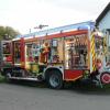 Ein Brand ist laut Polizei am frühen Samstagabend im Erdgeschoss eines landwirtschaftlichen Gebäudes in Dietmannsried ausgebrochen. Der Hauseigentümer hatte demnach versucht, seinen Holzofen in der Küche mit Brandbeschleuniger anzuzünden. 
Ein Mensch wird leicht verletztDie Einsatzkräfte der Feuerwehren Bad Grönenbach, Reichholzried, Herbisried und Ziegelberg konnten das Feuer schnell unter Kontrolle bringen und löschen. Bei dem Brand wurde ein Mensch leicht verletzt. Der Sachschaden liegt im unteren fünfstelligen Bereich, schätzt die Polizei. Polizei ermittelt wegen fahrlässiger KörperverletzungZusätzlich zu den Feuerwehren waren zwei Besatzungen des Rettungsdienstes, ein Rettungshubschrauber, sowie mehrere Streifen der Polizei Kempten vor Ort. 

Die Polizeiinspektion Kempten ermittelt nun wegen fahrlässiger Körperverletzung und wegen eines Verstoßes gegen die Verordnung zur Verhütung von Bränden.