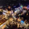 Nach zwei Jahren Corona-Pause ist am Samstag der Memminger Jahrmarkt 2022 eröffnet worden. Im vergangenen Jahr hatte pandemiebedingt nur ein deutlich kleinerer Herbstmarkt stattfinden können. Vom 08. bis 16. Oktober findet der Memminger Jahrmarkt im Bereich St.-Josefs-Kirchplatz, Königsgraben, Kaisergraben, Westertorplatz und Schweizerberg statt. Die Nachtbilder unserer Galerie wurden Samstagnacht aufgenommen, die Tagbilder am Sonntagnachmittag.
Bürgermeisterin Margareta Böckh eröffnet Memminger Jahrmarkt