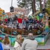 Nach zwei Jahren Corona-Pause ist am Samstag der Memminger Jahrmarkt 2022 eröffnet worden. Im vergangenen Jahr hatte pandemiebedingt nur ein deutlich kleinerer Herbstmarkt stattfinden können. Vom 08. bis 16. Oktober findet der Memminger Jahrmarkt im Bereich St.-Josefs-Kirchplatz, Königsgraben, Kaisergraben, Westertorplatz und Schweizerberg statt. Die Nachtbilder unserer Galerie wurden Samstagnacht aufgenommen, die Tagbilder am Sonntagnachmittag.
Bürgermeisterin Margareta Böckh eröffnet Memminger Jahrmarkt