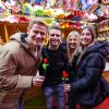 Nach zwei Jahren Corona-Pause ist am Samstag der Memminger Jahrmarkt 2022 eröffnet worden. Im vergangenen Jahr hatte pandemiebedingt nur ein deutlich kleinerer Herbstmarkt stattfinden können. Vom 08. bis 16. Oktober findet der Memminger Jahrmarkt im Bereich St.-Josefs-Kirchplatz, Königsgraben, Kaisergraben, Westertorplatz und Schweizerberg statt. Die Nachtbilder unserer Galerie wurden Samstagnacht aufgenommen, die Tagbilder am Sonntagnachmittag.
Bürgermeisterin Margareta Böckh eröffnet Memminger Jahrmarkt