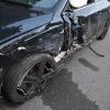 Zwischen Biessenhofen und Kaufbeuren hat es am Mittwochabend einen Unfall zwischen drei Fahrzeugen gegeben. Der Fahrer eines Audis wollte auf der dortigen B16 zwei vor ihm fahrende Autos überholen. Dabei schätzte er jedoch laut einem Sprecher der Polizei den Abstand zum Gegenverkehr falsch ein. 
[video]https://www.youtube.com/watch?v=NIygc810g_s[/video]
Gegenverkehr gestreift, dann in anderes Auto geknalltDer Audi streifte deshalb zunächst das entgegenkommende Auto. Danach stieß der Wagen noch mit einem weiteren Fahrzeug zusammen. Bei dem Unfall erlitt ein Mensch leichte Verletzungen. Der Sachschaden ist noch nicht bekannt. Weitere Informationen folgen!