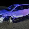 Bei einem Unfall auf der B12 bei Kempten sind am Donnerstagabend sechs Personen verletzt worden. Der Unfall hatte sich rund zwei Kilometer nach dem Autobahnkreuz Kempten ereignet.
Vier Fahrzeuge beteiligt
Nach bisherigem Kenntnisstand war ein 33-jähriger Autofahrer gegen 19:30 Uhr in Richtung Kempten unterwegs. Aus noch unbekannter Ursache war er dann in den Gegenverkehr geraten. Dort prallte das Auto des 33-Jährigen in zwei entgegenkommende Autos und im Anschluss in ein nachfolgendes Fahrzeug.Sechs Verletzte - hoher Sachschaden
Bei dem Unfall zogen sich alle sechs Insassen der beteiligten vier Fahrzeuge Verletzungen zu. Sie mussten in ein Krankenhaus gebracht werden. Die B12 war in dem Bereich für rund fünf Stunden gesperrt. Der Sachschaden beläuft sich auf etwa 100.000 Euro. 

Ein Gutachter soll nun die Unfallursache herausfinden. Die Feuerwehr Kempten und die Straßenmeisterei Kempten kümmerten sich um die Absicherung der Unfallstelle und die Verkehrsregelung.

[video]https://www.youtube.com/watch?v=8VPIDuk3g0c[/video]
