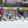 Der ECDC Memmingen im Eistadion hat sich beim Testspiel gegen den ESC Kempten durchgesetzt. Zunächst waren aber die Kemptener mit 2:0 in Führung gegangen. Die Oberligisten aus Memmingen nahmen anschließend allerdings das Heft in die Hand und siegten letztlich mit 9:5 beim Auswärtstest.