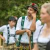 Am Samstag sind auch in Obermaiselstein die Älpler, Hirten und ihre Tiere ins Tal zurückgekehrt. Insgesamt 1.400 Rinder kehrten von insgesamt zwölf Alpen zurück. Damit ist auch dort der Bergsommer beendet. Anders als in vielen anderen Ortschaften gab es in Obermaiselstein mehrere dezentrale Scheidplätze. Einen Hauptscheidplatz gab es nicht. Auch fand der Viehscheid in Obermaiselstein ohne Zeltbetrieb und Fest statt.