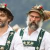 Am Samstag sind auch in Obermaiselstein die Älpler, Hirten und ihre Tiere ins Tal zurückgekehrt. Insgesamt 1.400 Rinder kehrten von insgesamt zwölf Alpen zurück. Damit ist auch dort der Bergsommer beendet. Anders als in vielen anderen Ortschaften gab es in Obermaiselstein mehrere dezentrale Scheidplätze. Einen Hauptscheidplatz gab es nicht. Auch fand der Viehscheid in Obermaiselstein ohne Zeltbetrieb und Fest statt.