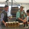 Am Montagvormittag, den 19. September 2022, fand auch in Buching, einem Ortsteil der Gemeinde Halblech im Ostallgäu, der Viehscheid statt. 30 Rinder, davon alle mit einem Kopfschmuck, kamen von den Alpen ins Tal und zum Marktplatz zwischen Buching und Bayerniederhofen. Dort fand direkt neben dem Festzelt der Viehhandel statt. Buching ist dabei der letzte Viehscheid im Allgäu, bei dem ein solcher Handel noch mit einem Handschlag vereinbart werden kann. Zusammen mit den Rindern kamen auch die Musikkapelle Alpengruß Buching, die dann im Festzelt aufspielten, und der Festwagen des Allgäuer Brauhauses, der von sechs Pferden gezogen wurde, zum Markplatz.