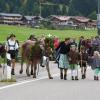 Am Freitag war in Balderschwang wieder Viehscheid. Sechs Alpen mit knapp 120 Tieren wurden ins Tal getrieben. Für die Zuschauer war auch abseits der Koppel einiges geboten. Auf einem Markt entlang der Hauptstraße konnte man Kleidung, Taschen und Kunsthandwerk bewundern. Auch für das leibliche Wohl war gesorgt. Am Feuerwehrhaus gab es neben Kaffee und Kuchen natürlich auch Bier, Brezen und sonstige Spezialitäten.