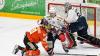 Das Pre-Playoff-Spiel zwischen dem ESV Kaufbeuren und dem EHC Freiburg haben die Joker mit 2:3 verloren. Dabei führte der ESVK nach den ersten beiden Dritteln mit 2:0. Im letzten Drittel konnte Freiburg das Spiel dann drehen. Damit muss für die Joker am Freitag ein Sieg in Freiburg her. Denn in den Pre-Playoffs wird nur eine Best of Three Serie, also insgesamt nur drei Spiel, gespielt.