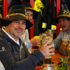 Am Freitag war in Balderschwang wieder Viehscheid. Sechs Alpen mit knapp 120 Tieren wurden ins Tal getrieben. Für die Zuschauer war auch abseits der Koppel einiges geboten. Auf einem Markt entlang der Hauptstraße konnte man Kleidung, Taschen und Kunsthandwerk bewundern. Auch für das leibliche Wohl war gesorgt. Am Feuerwehrhaus gab es neben Kaffee und Kuchen natürlich auch Bier, Brezen und sonstige Spezialitäten.
