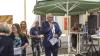 Am Freitag trafen in Memmingen die italienischen Gäste aus Teramo der Partnerstadt Memmingens. Die Gäste aus Teramo kommen mit zahlreichen landestypischen Spezialitäten nach Memmingen. Sie haben Salami, Parmesan, Weine und zahlreiche Köstlichkeiten im Gepäck. Der Verkauf auf dem Manghausplatz (bei Witt Weiden/Maximilianstrasse) findet von Donnerstag, 8. September, bis Samstag, 10. September statt. Oberbürgermeister Manfred Schilder begrüßte die Besucher aus der Partnerstadt am Freitag.