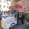 Am Freitag trafen in Memmingen die italienischen Gäste aus Teramo der Partnerstadt Memmingens. Die Gäste aus Teramo kommen mit zahlreichen landestypischen Spezialitäten nach Memmingen. Sie haben Salami, Parmesan, Weine und zahlreiche Köstlichkeiten im Gepäck. Der Verkauf auf dem Manghausplatz (bei Witt Weiden/Maximilianstrasse) findet von Donnerstag, 8. September, bis Samstag, 10. September statt. Oberbürgermeister Manfred Schilder begrüßte die Besucher aus der Partnerstadt am Freitag.
