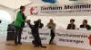 Der Tag der offenen Tür am vergangenen Sonntag im Tierheim Memmingen war ein voller Erfolg. Neben einer WAU-WOW-Schau, der Vorführung von Hunden aus dem Tierheim und einer Vorführung der BRK Rettungshundestaffel, hatten die zahlreichen Besucher auch die Möglichkeit sich einen Einblick in den Alltag der Tierpfleger zu verschaffen. Um die Teilnehmer der WAU-WOW-Schau zu bewerten, waren unter anderem Landrat Alex Eder, Oberbürgermeister Manfred Schilder und der Leiter der Polizeiinspektion Memmingen Joachim Huber in der Jury. 
﻿Finanzierung durch Spenden Das 1970 erbaute Tierheim wird nur durch Spenden, Mitgliedsbeiträgen und Pauschalzahlungen von Stadt und Gemeinden finanziert. Momentan sind im Memminger Tierheim rund 230 Tiere untergebracht, ein Großteil davon sind Katzen. Neben den üblichen Haustieren wie Hunden, Katzen, Mäusen und Vögeln, waren im Tierheim auch schon ein Krokodil, ein Nasenbär und eine Schwarze Witwe zu Gast.