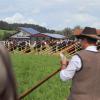Am Sonntag fand das Albhornbläsertreffen bei Wertach statt. Nach einem Gottesdienst, dem Frühshoppen und Vorträgen der 4 Landkreise und den "Geiselschnöller" aus Nesselwang, gab es einen Gemeinschaftschor mit 160 Albhornbläserrinnen und Bläser. "Es ist Atemberaubend so etwas zu hören. Der Klang ist einzigartig wenn so viele Alphörner auf einmal zu hören sind", so Katja Gehring aus Wertach.