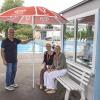 Zum Abschluss der letzten Freibadsaison vor dem Umbau hat es am Samstag eine Abschlussparty gegeben. Das Programm für das Freibadfest endete jedoch früher: Aufgrund der unsicheren Wetterprognose für den Abend haben die Verantwortlichen entschieden, die ab 18 Uhr geplante Pool-Party mit DJ abzusagen.
Buntes ProgrammGeboten wurde zum Beispiel Wassergymnastik, Schnuppertauchen, Aqua-Zumba oder Kanu-Schnuppern. Oberbürgermeister Manfred Schilder begrüßte die Gäste, die leider, auf Grund der Wettevorhersage, erst Mittags mit dem Sonnenschein kamen. Hier sehen Sie die Bilder zur Abschlussparty.