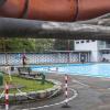 Zum Abschluss der letzten Freibadsaison vor dem Umbau hat es am Samstag eine Abschlussparty gegeben. Das Programm für das Freibadfest endete jedoch früher: Aufgrund der unsicheren Wetterprognose für den Abend haben die Verantwortlichen entschieden, die ab 18 Uhr geplante Pool-Party mit DJ abzusagen.
Buntes ProgrammGeboten wurde zum Beispiel Wassergymnastik, Schnuppertauchen, Aqua-Zumba oder Kanu-Schnuppern. Oberbürgermeister Manfred Schilder begrüßte die Gäste, die leider, auf Grund der Wettevorhersage, erst Mittags mit dem Sonnenschein kamen. Hier sehen Sie die Bilder zur Abschlussparty.