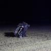 Am späten Samstagabend ist ein 26-Jähriger mit seinem Auto auf der B16 bei Günzburg von der Straße abgekommen. In einer leichten Linkskurve kam das Auto nach rechts von der Fahrbahn ab. Dort streifte es erst einen Baum und überschlug sich dann in einem angrenzenden Acker, bevor es auf der Seite liegen blieb. 
Nur leichte VerletzungenDer Fahrer war alleine in seinem Auto. Ersthelfer konnten ihn aus dem völlig zerstörten Fahrzeug bergen. Der Mann wurde trotz dem Totalschaden an seinem Auto nur leicht verletzt und mit dem Rettungswagen in ein Krankenhaus gebracht.Verdacht auf AlkoholBei dem Verkehrsunfall entstand ein geschätzter Sachschaden von 3.500 Euro. Bei der Unfallaufnahme ergab "der Verdacht, dass der Fahrer alkoholisiert sei und deshalb von der Fahrbahn abgekommen ist", heißt es im Polizeibericht. Die Polizei hat eine Blutentnahme veranlasst.