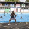 Zum Abschluss der letzten Freibadsaison vor dem Umbau hat es am Samstag eine Abschlussparty gegeben. Das Programm für das Freibadfest endete jedoch früher: Aufgrund der unsicheren Wetterprognose für den Abend haben die Verantwortlichen entschieden, die ab 18 Uhr geplante Pool-Party mit DJ abzusagen.
Buntes ProgrammGeboten wurde zum Beispiel Wassergymnastik, Schnuppertauchen, Aqua-Zumba oder Kanu-Schnuppern. Oberbürgermeister Manfred Schilder begrüßte die Gäste, die leider, auf Grund der Wettevorhersage, erst Mittags mit dem Sonnenschein kamen. Hier sehen Sie die Bilder zur Abschlussparty.
