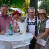 Am Sonntag kam die Sonne zurück auf die Festwoche. Nach zwei Tagen Regen konnten die Besucherinnen und Besucher zum Abschluss nochmal bei strahlend blauem Himmel die Allgäuer Festwoche genießen. Viele gönnten sich ein Eis. Lange Schlangen bildeten sich vor den Fahrgeschäften hinter dem Festzelt, wo nicht nur die Schützenvereine ein wohlverdientes Bier genossen.
Allgäuer Festwoche 2022: OB Kiechle "überglücklich"!