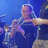 In Schießen bei Roggenburg (Landkreis Neu-Ulm) hat am Freitag das Heidewitzka-Festival begonnen. Nachdem das Festival pandemiebedingt mehrfach verschoben werden musste, kann das "Heidewitzka" in diesem Jahr vom 10. Juni bis zum 18. Juni stattfinden. Los ging es mit einem Konzert der Kastelruther Spatzen am Freitag gefolgt von der "Volksrockparty 1", unter anderem mit den Dorfrockern, am Samstag. 
[embedcode=7mv3jvgelm5][/embedcode]