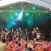 In Schießen bei Roggenburg (Landkreis Neu-Ulm) hat am Freitag das Heidewitzka-Festival begonnen. Nachdem das Festival pandemiebedingt mehrfach verschoben werden musste, kann das "Heidewitzka" in diesem Jahr vom 10. Juni bis zum 18. Juni stattfinden. Los ging es mit einem Konzert der Kastelruther Spatzen am Freitag gefolgt von der "Volksrockparty 1", unter anderem mit den Dorfrockern, am Samstag. 
[embedcode=7mv3jvgelm5][/embedcode]