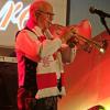 In Schießen bei Roggenburg (Landkreis Neu-Ulm) hat am Freitag das Heidewitzka-Festival begonnen. Nachdem das Festival pandemiebedingt mehrfach verschoben werden musste, kann das "Heidewitzka" in diesem Jahr vom 10. Juni bis zum 18. Juni stattfinden. Los ging es mit einem Konzert der Kastelruther Spatzen am Freitag gefolgt von der "Volksrockparty 1", unter anderem mit den Dorfrockern, am Samstag. 
[embedcode=7mv3jvgelm5][/embedcode]