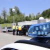 Vom 26. - 28. Juni 2022 treffen sich die G7 auf Schloss Elmau bei Garmisch Partenkirchen - Gipeltreffen der Staats- und Regierungschefs der bedeutendsten Industrienationen der westlichen Welt. Damit einher geht einer der größten Polizeieinsätze in Bayern der letzten Jahre. Unter anderem gibt es bereits jetzt (seit Montag) verstärkte Grenzkontrollen an der Grenze zu Österreich. Das soll die Einreise möglicher Gewalttäter und Terroristen aus dem Ausland verhindern.
[video]https://www.youtube.com/watch?v=2zBAGbCdUqk[/video]
 Stau und Blockabfertigung am PfändertunnelEine Kontrollstelle wurde auch auf der A96 im Bereich der Anschlussstelle Sigmarszell installiert. Aufgrund starken Verkehrs gibt es zeitweise kilometerlangen Rückstau nach Österreich auf die A14 Anschlussstelle Dornbirn Süd. Durch den Stau musste am Grenztunnel Pfändertunnel am Mittwoch eine Blockabfertigung eingerichtet werden. Auch auf allen Ausweichstrecken ist mit Stau und Kontrollen durch Bundespolizei und Zoll zu rechnen.