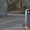 Wegen Felsräumarbeiten werden die Kreisstraßen OA 3, OA 5, OA 9 und OA 28 vom 2. bis 13. Mai zum Teil kurzzeitig gesperrt. Einige Straßen im Oberallgäu führen an steilen Felswänden vorbei. Um die Verkehrsteilnehmer vor möglichen Steinschlägen zu schützen, sind immer wieder Sicherungsarbeiten nötig. So wie nun auch in Abschnitten von vier Kreisstraßen im Landkreis. Die Felsräumarbeiten dauern zwei Wochen. Betroffen sind vom 2. bis 13. Mai die Kreisstraßen OA 3, OA 5, OA 9 und OA 28. Für die Arbeiten werden sie zum Teil kurzzeitig komplett gesperrt.
Felsräumarbeiten in Abschnitten Voraussichtlichab Montag, 2. Mai, bis Freitag, 6. Mai,wird die Kreisstraße OA 5wegen Felsräumarbeiten in folgenden Bereichen gesperrt:Montag und Dienstag, 2./3. Mai, im Bereich Hirschsprung Mittwoch, 4. Mai, im Bereich Tiefenbach/Lochwiesen Donnerstag, 5. Mai, im Bereich Breitachdurchbruch Freitag, 6. Mai, beim McDonald‘sVoraussichtlichab Montag, 9. Mai, bis Freitag, 13. Mai,finden dann an den Kreisstraßen OA 9, OA 3 und OA 28 Felsräumarbeiten statt:Montag, 9.Mai, OA 9 im Bereich Hennenbrunnen/TunnelDienstag, 10. Mai, OA 9 im Bereich HennenbrunnenMittwoch, 11. Mai, OA 3 Höhe Grauer SteinDonnerstag, 12. Mai, OA 28 im Bereich Bruck-HintersteinFreitag, 13. Mai, OA 28 im Bereich Bruck-Sägesteig

Durch die zweitweisen Straßensperrungen kann es zu kurzfristigen Wartezeiten kommen, die Straßenmeisterei Sonthofen informiert die Autofahrer mittels LED-Anhänger. Auf die Busverbindungen wird Rücksicht genommen. Witterungsbedingte Verschiebungen sind möglich.