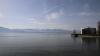 Der Frühling dürfte jetzt endgültig angekommen sein. In Lindau am Bodensee blühen schon die ersten Obstbäume und die Schwäne im Lindauer Hafen brüten ihre Eier aus. Die Wassertemperatur beträgt knapp 10 Grad, die Lufttemperatur liegt bei angenehmen 23 Grad. Blauer Himmel soweit das Auge reicht und auch die Bienen sind schon aktiv und fliegen vollgepackt von Blüte zu Blüte. 
[video]https://www.youtube.com/watch?v=E_IoxFWjLFE[/video]